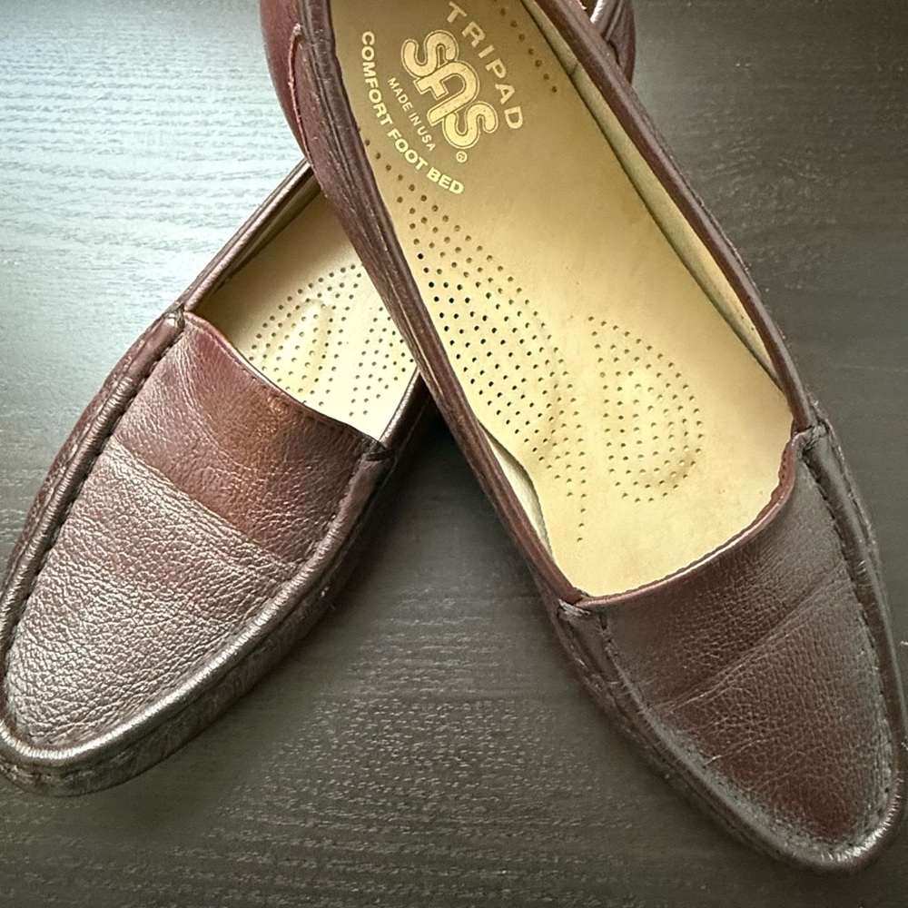 SAS Simplify Leather Loafers 8.5 Slim Narrow Burgundy Wine Brown Moccasin